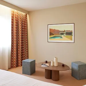 https://kyriad-cannes-mandelieu.fr-provencehotel.com